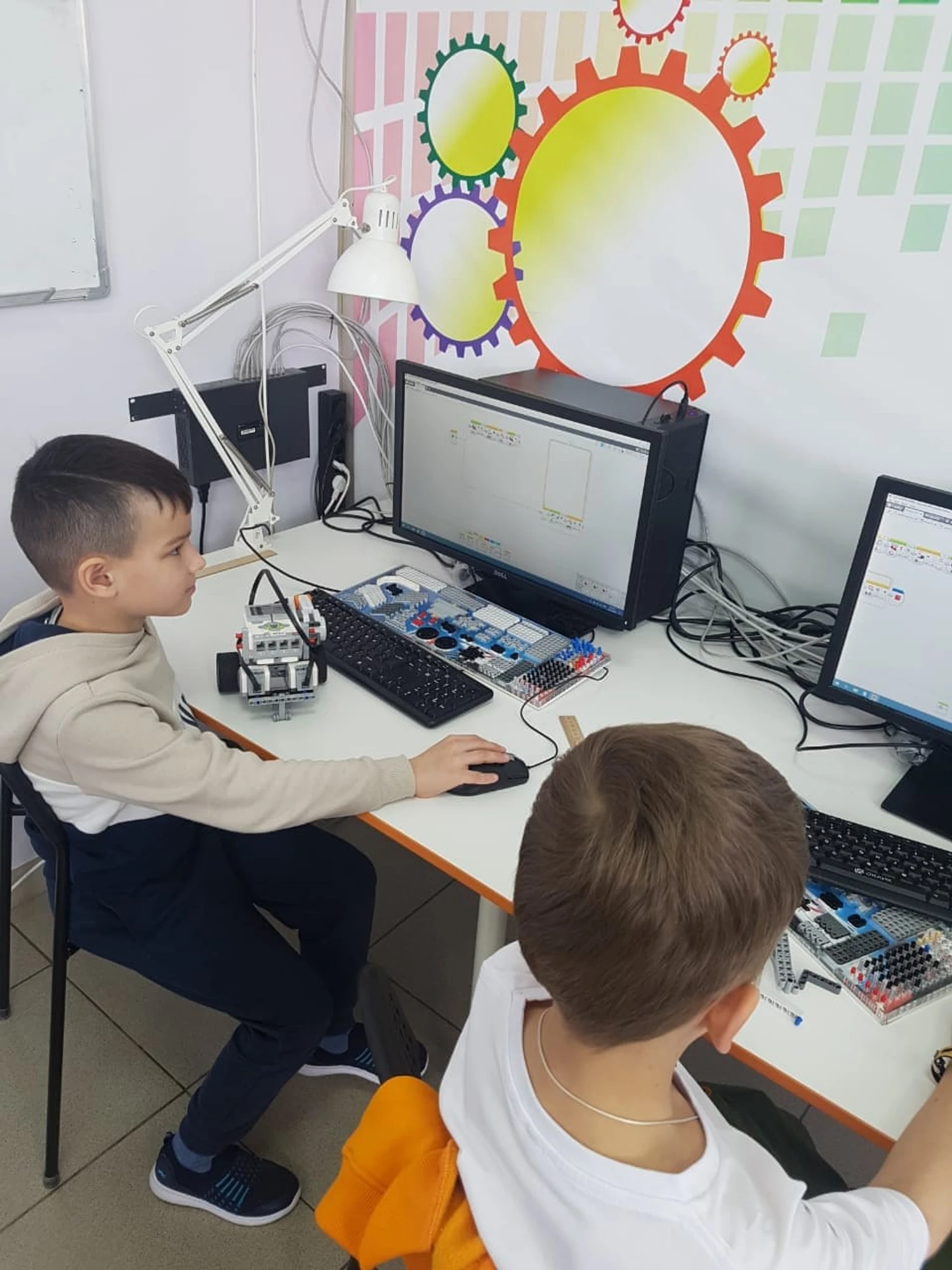 "Робокод", клуб программирования и робототехники на ул. П. Шаманова в Екатеринбурге