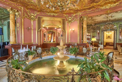 Savoy, ресторан  в историческом здании Москвы