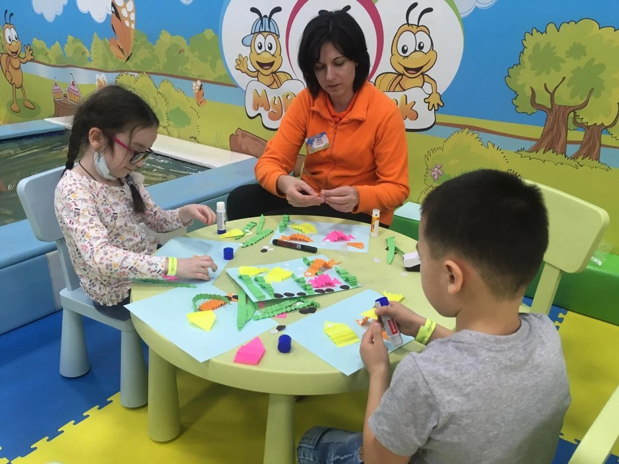Имениннику скидка 50% на посещение игровой "Муравейник"