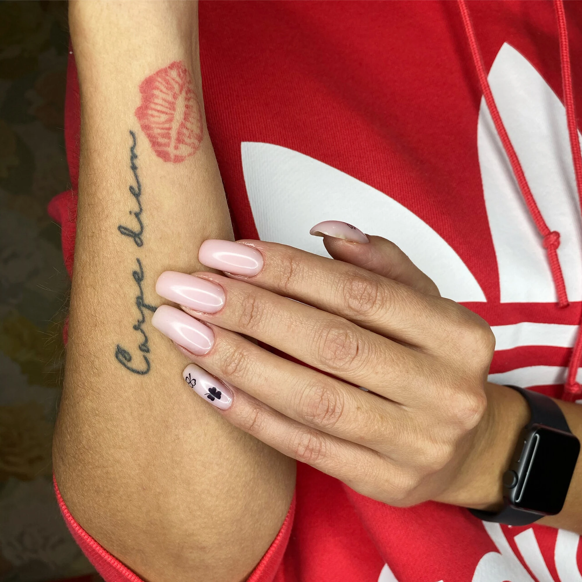 Magic Nails (Ногтевая студия)