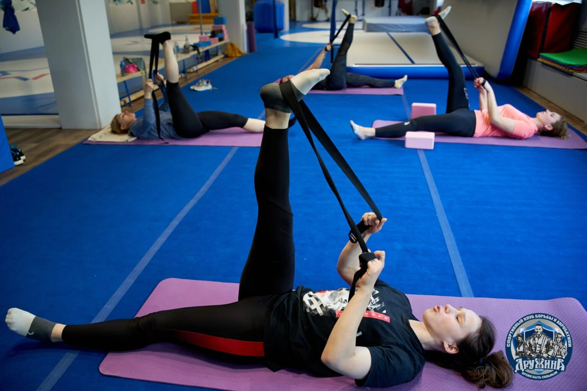 Стретчинг, йога и функциональный тренинг для женщин в клубе "Дружба"