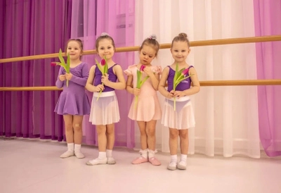 Детская школа балета "Lil Ballerine" для детей с 2-14 лет (мкрн Центр, пр. Ленина)