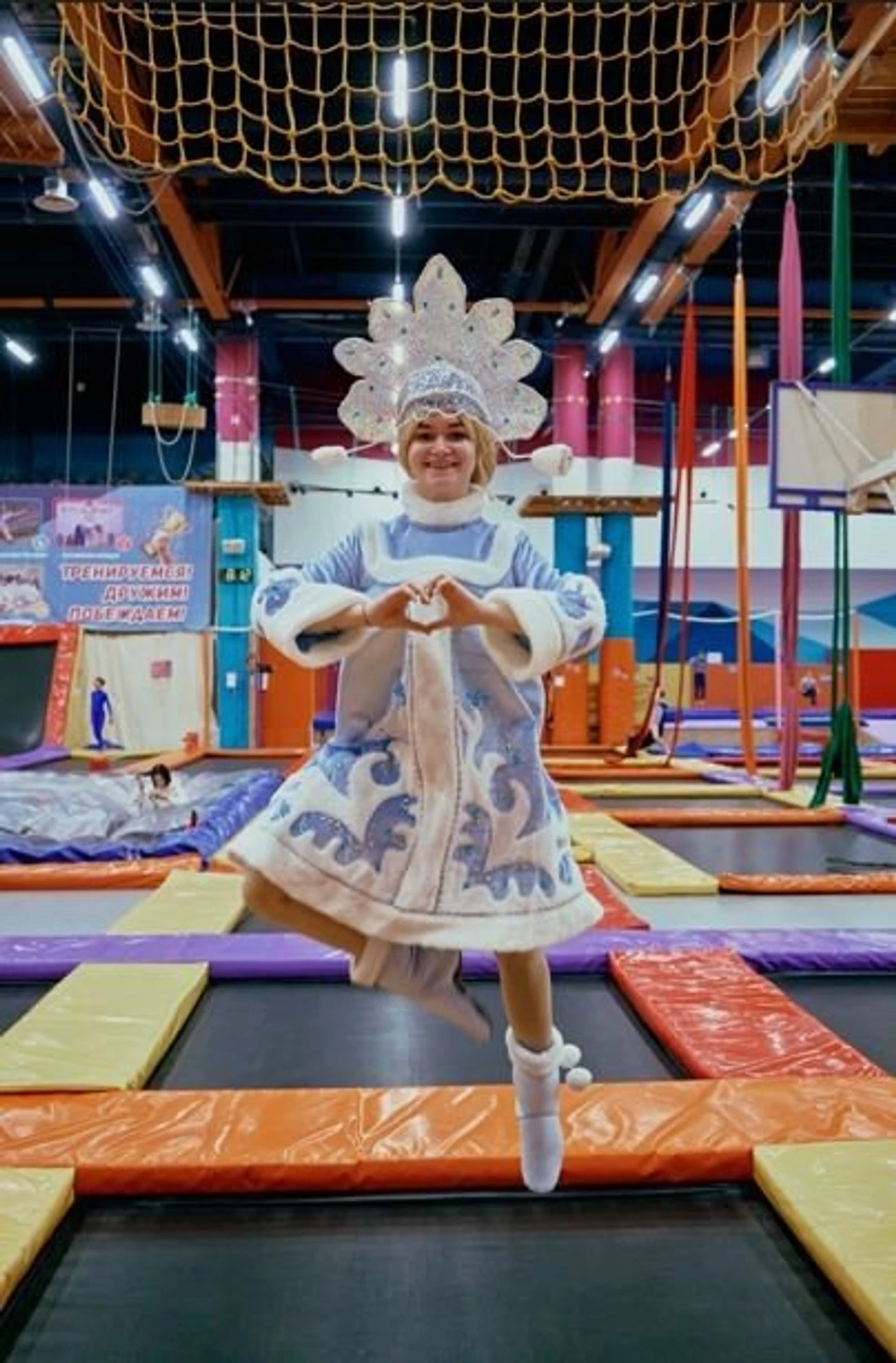 Новый год в «Небо»: где дети — герои сказки, а праздник — в движении!