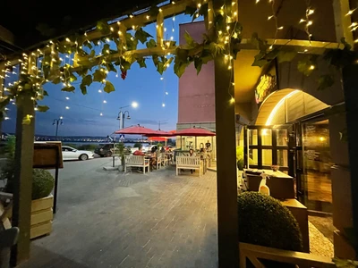 Почем харчо (Ресторан)