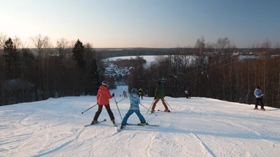 Занятие с инструктором в горнолыжном центре "Лоза"