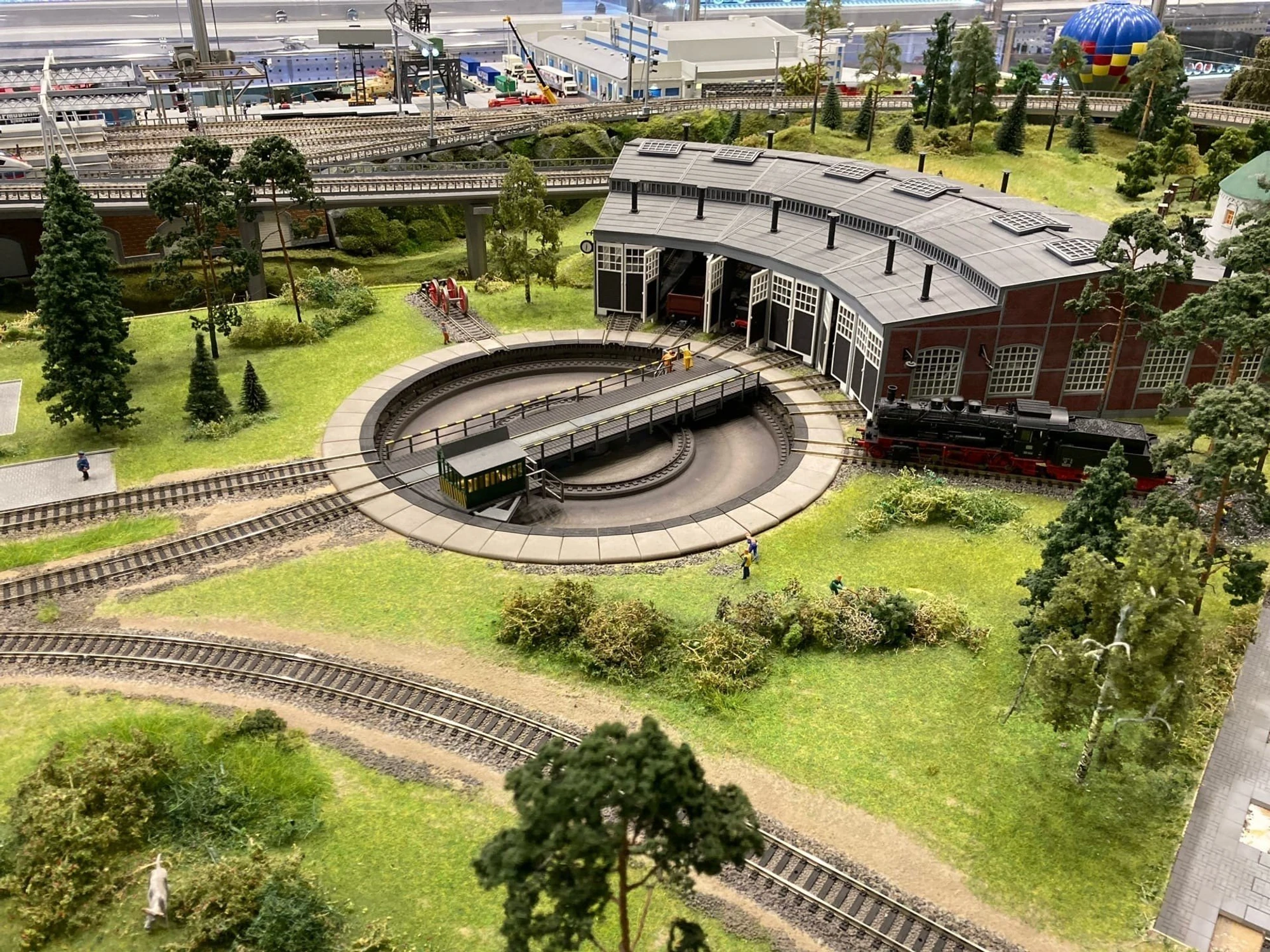 Паровозик Рижик в семейном клубе "Игровая галерея"