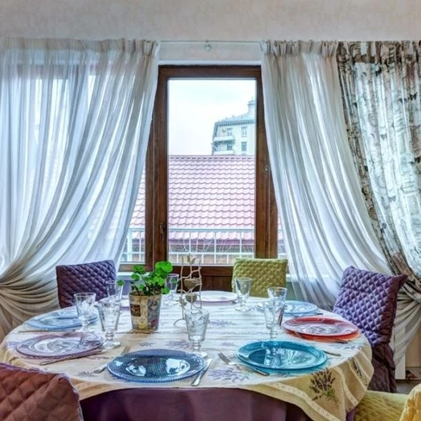 Дом 8а (Ресторан с детской комнатой)