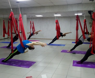 Йога в гамаках (Центр йоги)