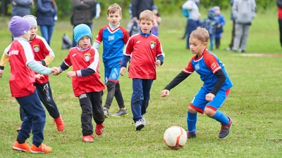 БАРСА - центр футбольной подготовки и футбольный клуб с 4 лет (футб. корт Татищева)
