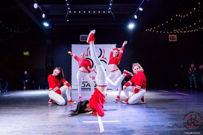 КоМИКС танцы для детей и взрослых (Школа танцев )