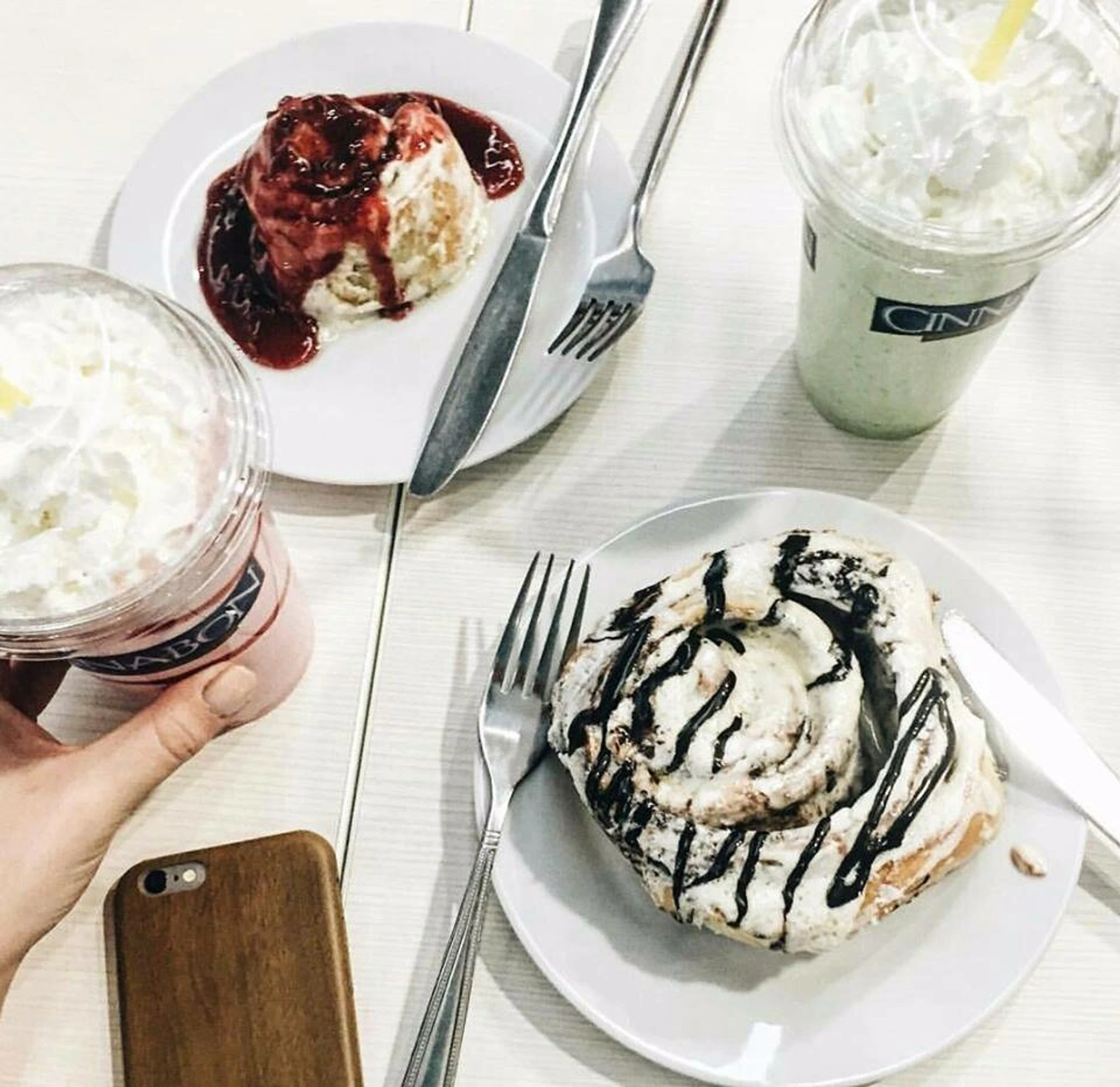Cinnabon (Кафе )