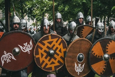 Клуб Исторической Реконструкции Берлога (Спортивный клуб, секция )