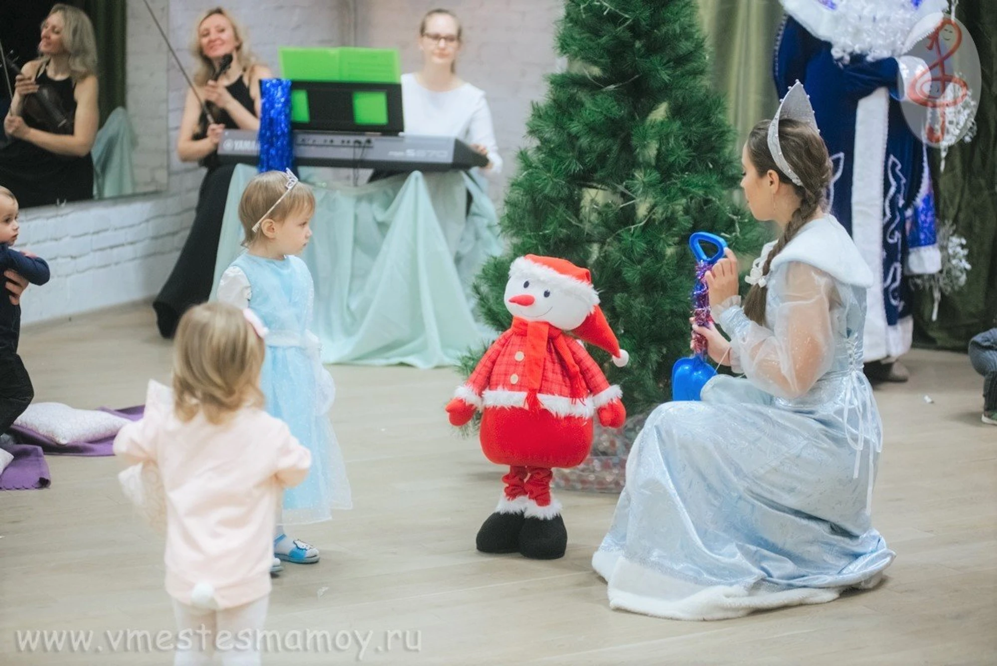 Новогодние мероприятия для детей "Вместе с мамой"