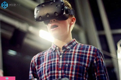 "Мир VR", центр виртуальной реальности в ТЦ "Июнь" на Индустриальном, СПб 