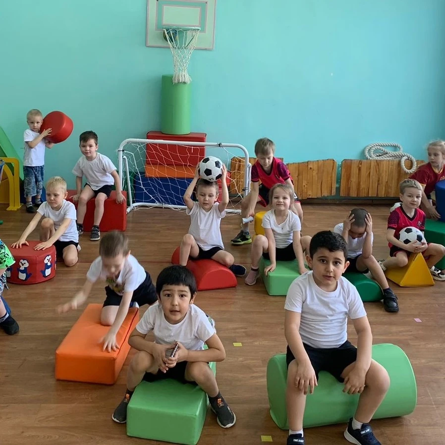 Детский футбольный клуб СТАРВАРС, г. Екатеринбург (р-н Железнодорожный)