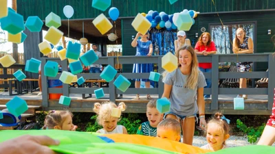 Студия детских праздников "Крылатые качели" в Екатеринбурге