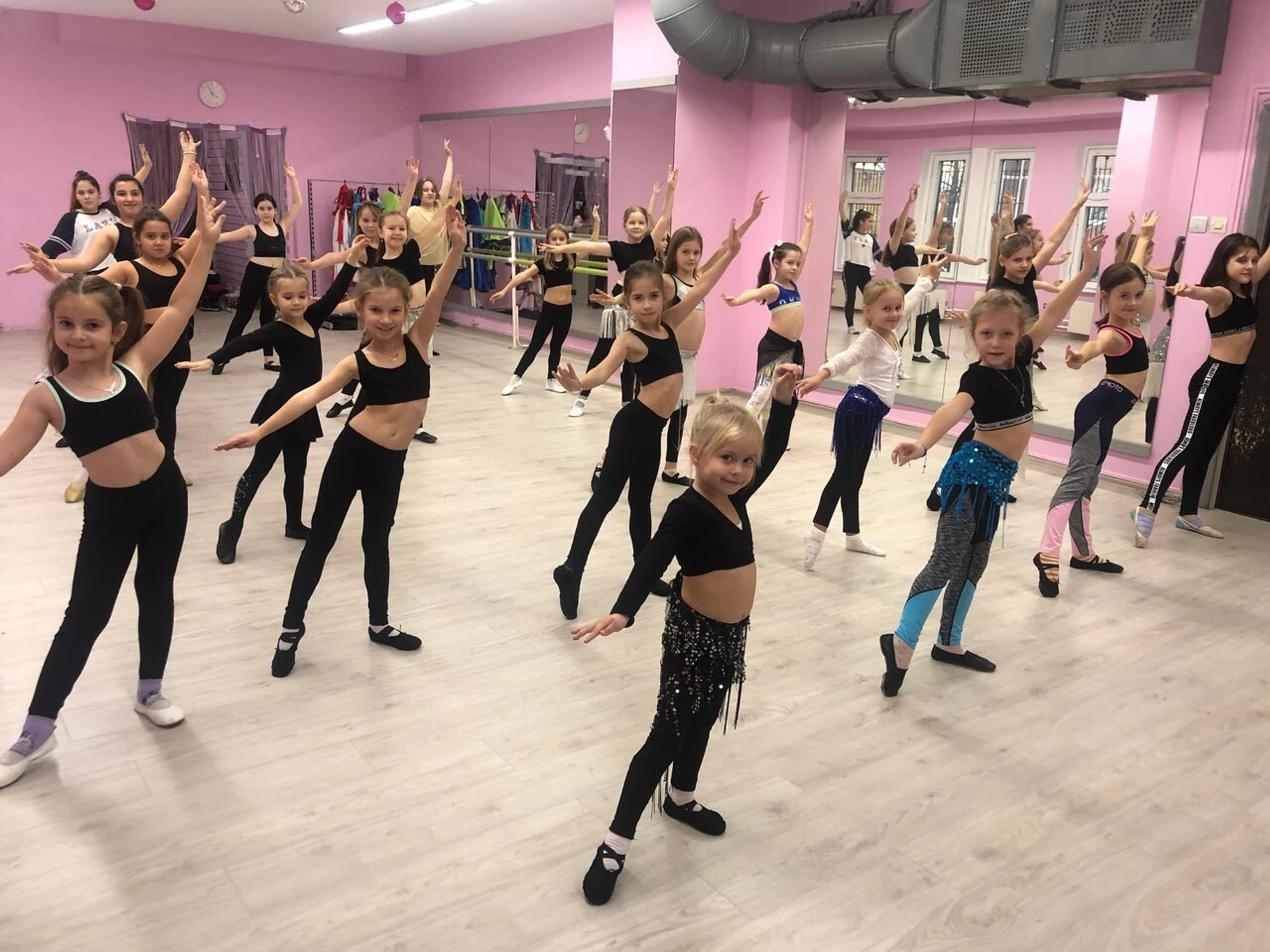Studio Dance and Plastic (Школа танцев )
