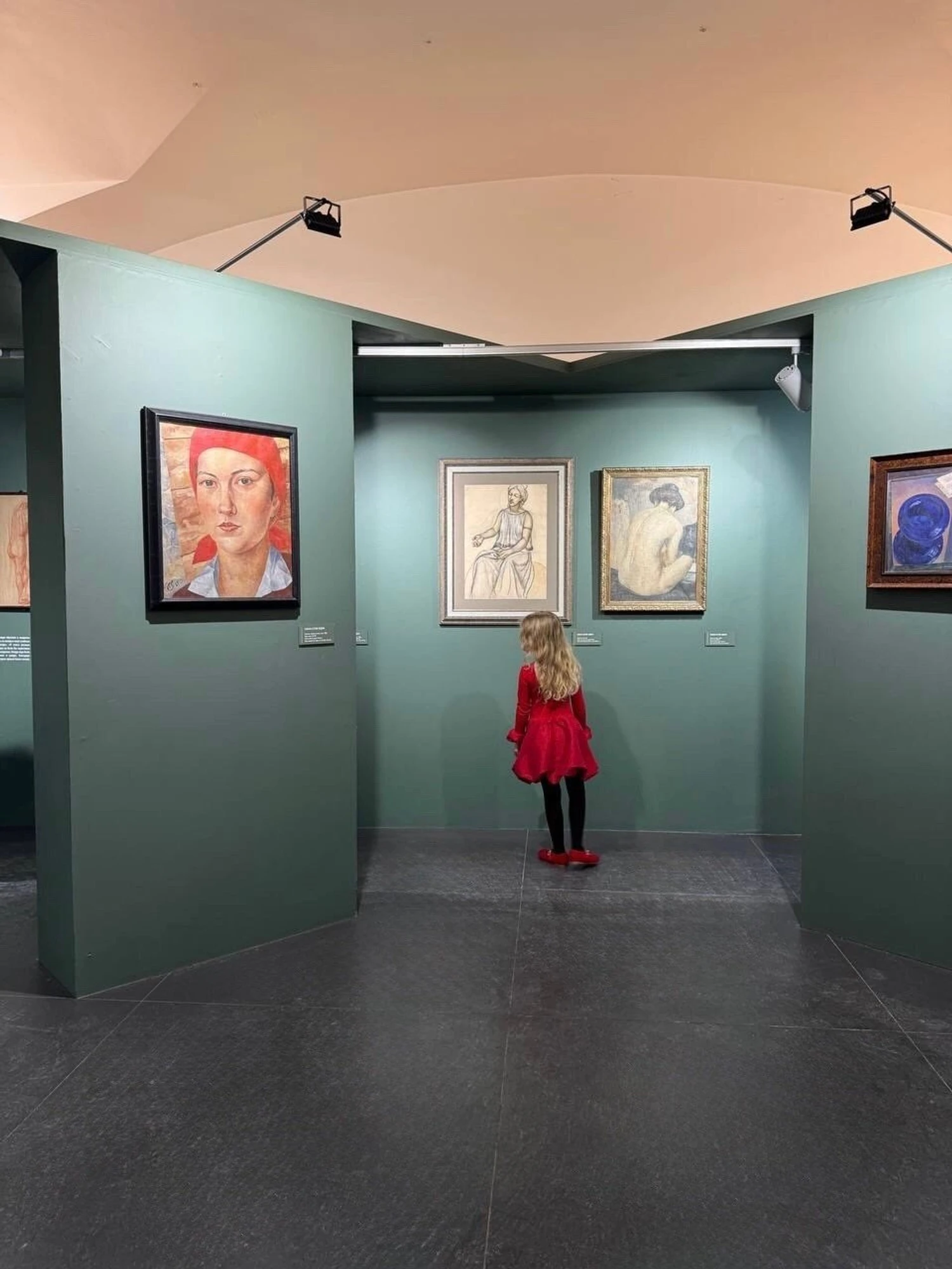 KGallery, галерея с крупнейшей частной коллекцией отечественного искусства в Санкт-Петербурге