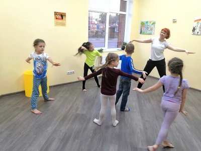 Домик Совы Евтихии. Семейный центр творчества (Клуб для детей и подростков )