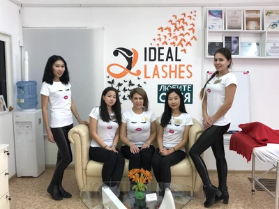 Студия наращивания ресниц Ideal Lashes (Салон бровей и ресниц )