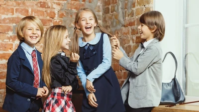 "EcoFamily. School", онлайн-школа для детей с 1 по 11 класс с живыми уроками и тьютором-психологом