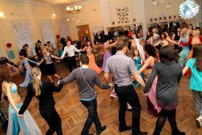 Шаг вперёд (Школа танцев )