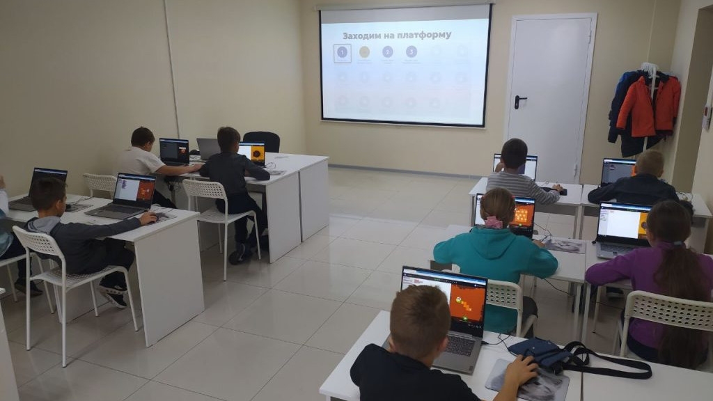 "Алгоритмика", школа программирования и математики для детей в центре Екатеринбурга