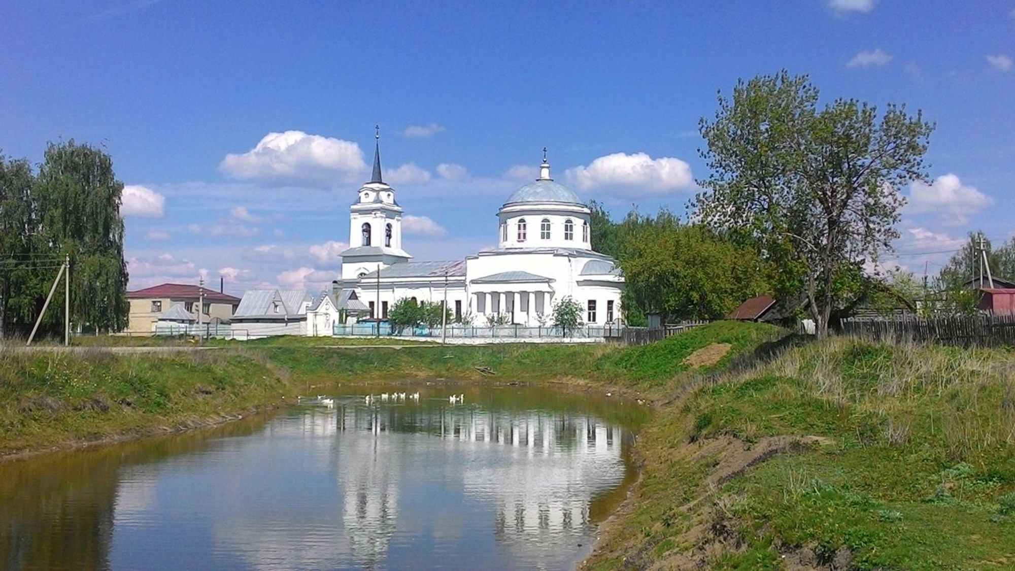 Церковь Воздвижения Честного Креста Господня в Большом Окулово (Православный храм)