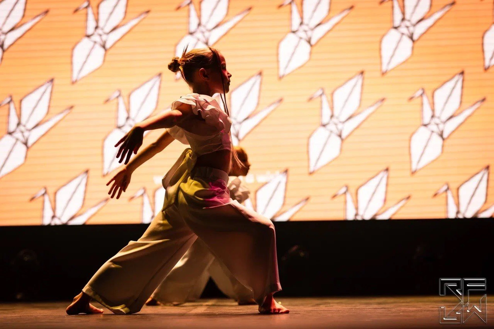 -10% по групповому абонементу для детей в студии танцев "Dance Company Station"