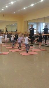 Академия фитнеса и танца (Фитнес-клуб )