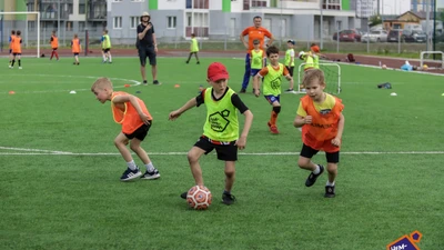 "Чемпионика" сеть футбольных школ на Уралмаше для детей от 3 до 7 лет (ул. Победы, 37А)