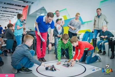 "Лига роботов", секция робототехники для детей у м. "Кировский завод", СПб