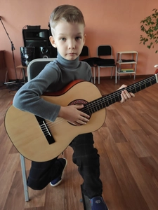 Уроки гитары онлайн в "Kovalev Guitar School"