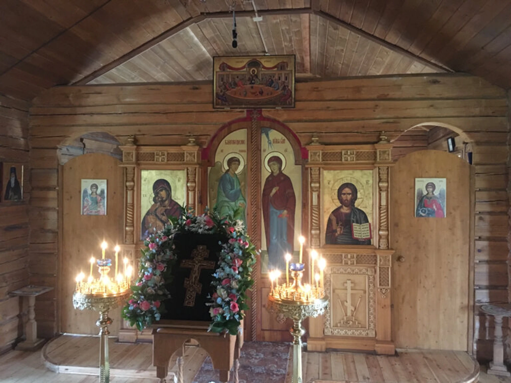 Храм Живоначальной Троицы в Новых Ватутинках (Православный храм)