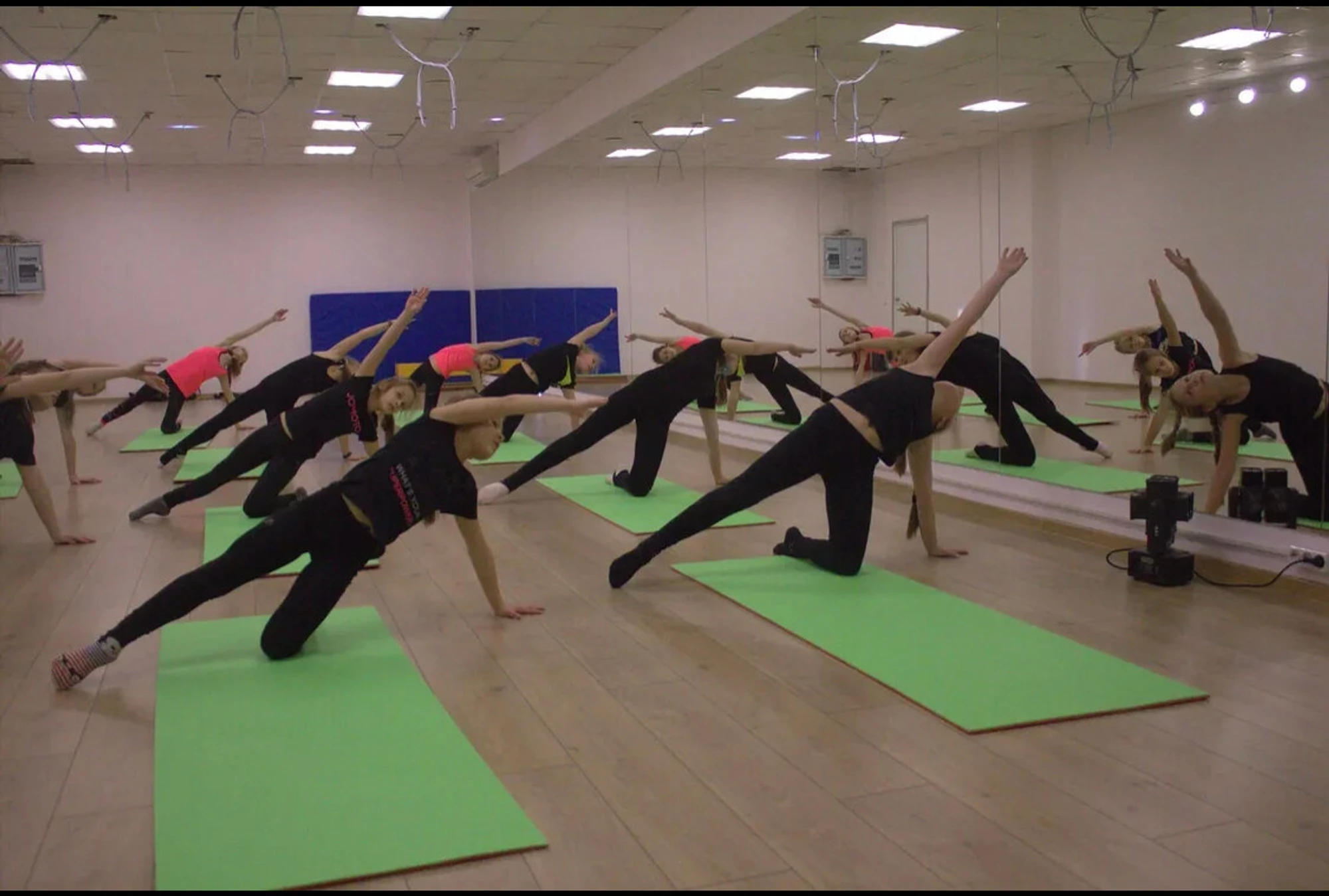 Smuzi Dance (Школа танцев)