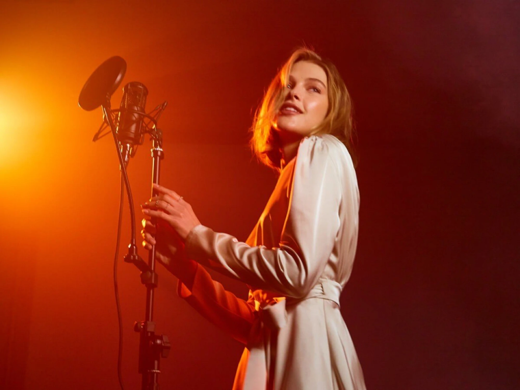 Пробный урок со скидкой в современной вокальной школе "Prosvet music"