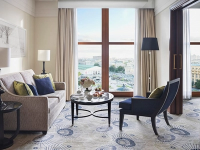 "Скидка до 20% при раннем бронировании" в "Four Seasons Hotel Moscow"