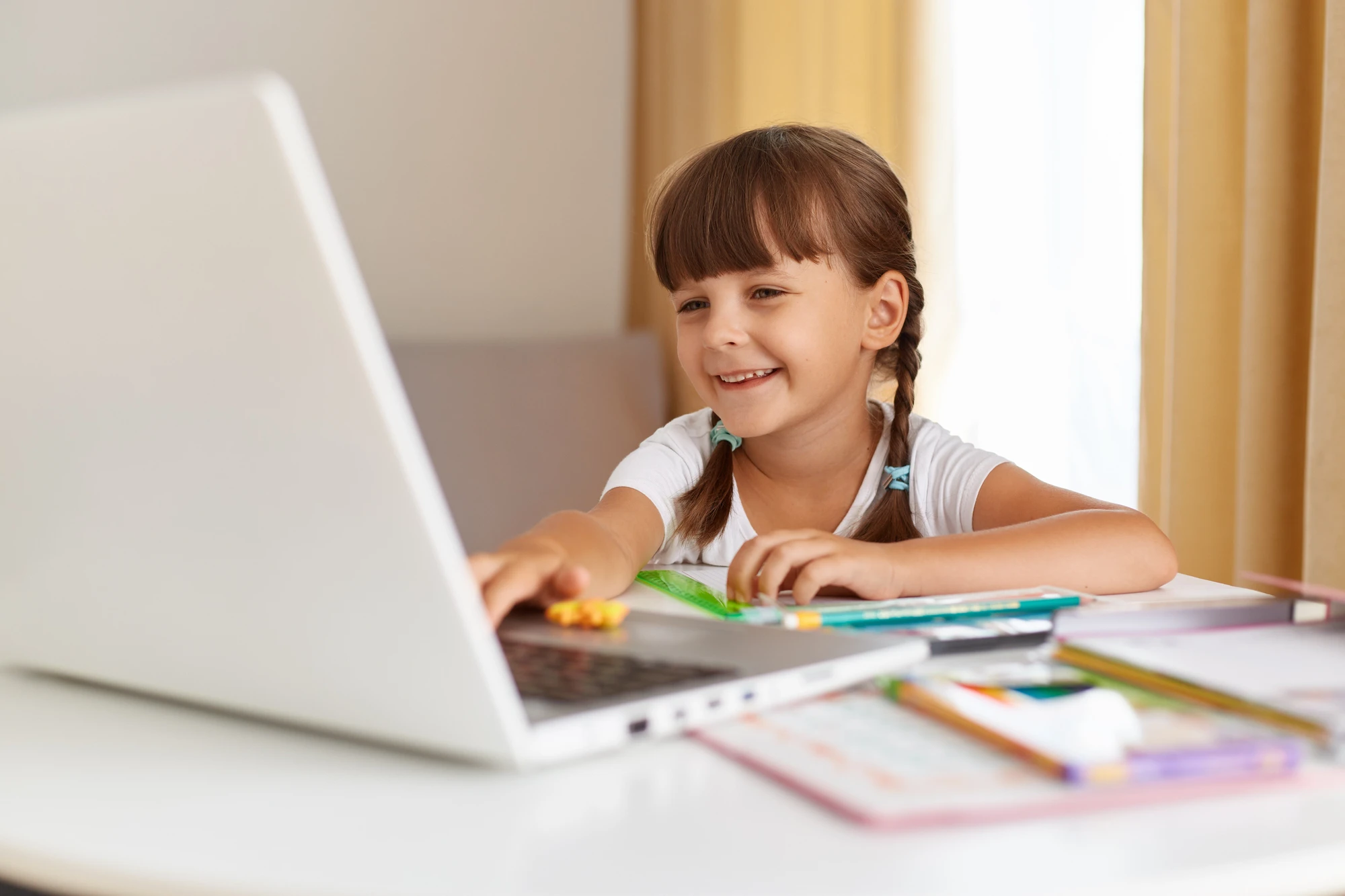 Онлайн  «ARTS+ENGLISH» for beginners для детей 6-10 лет