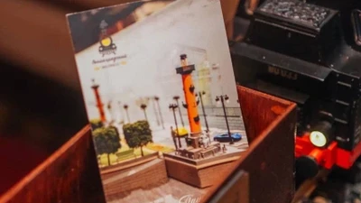 Отправьте открытку родным в кафе "Ленинградский экспресс"