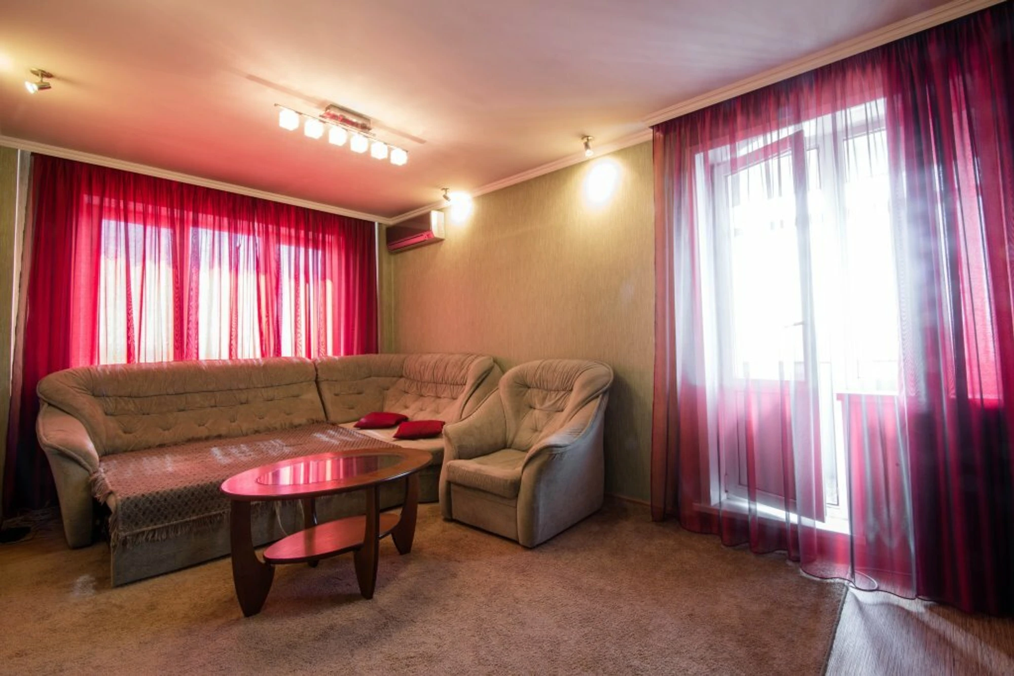 Home Hotel на Кузнецкстроевском 24 (Гостиница )