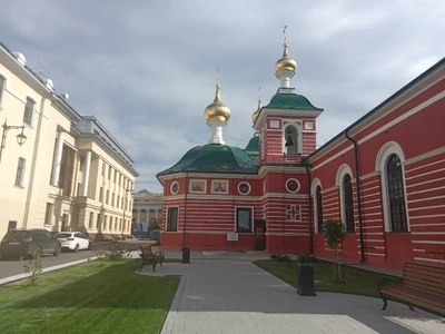 Храм во имя святителя Николая Чудотворца при манеже в Нижегородском кремле (Православный храм)