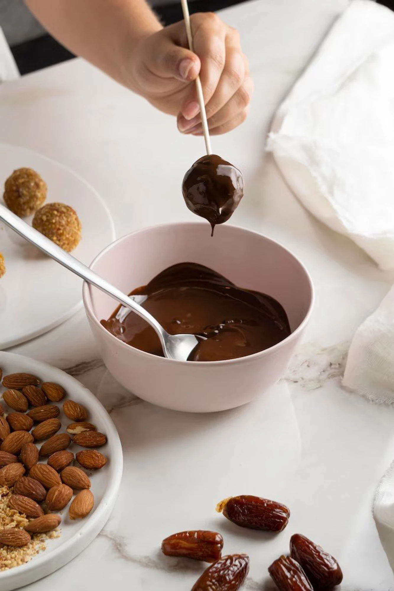 Мастер-класс для детей по изготовлению шоколадных конфет от "Радуга"