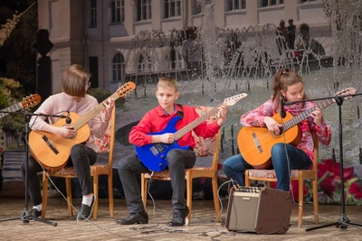 Guitar Studio C& Уроки игры на гитаре! Химки, Куркино! (Музыкальное образование )