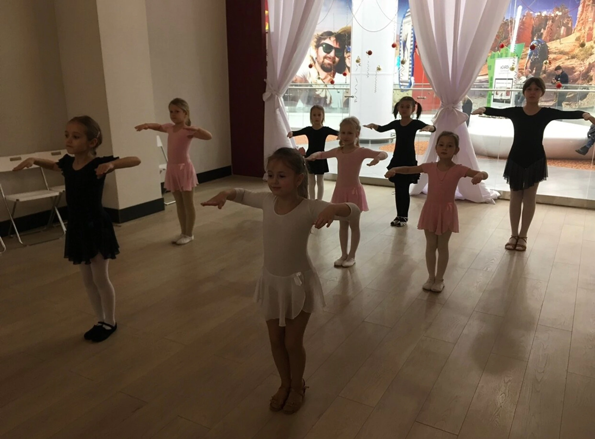 Hover Dance (Школа танцев)