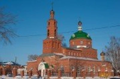 Церковь Троицы Живоначальной в Алнашах (Православный храм)