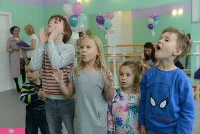 Kinder Stage, арт-пространство для малышей и родителей в Красносельском районе, СПб 