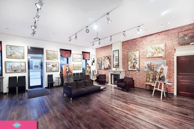 "Мольберт", арт-галерея на Большой Конюшенной, СПб