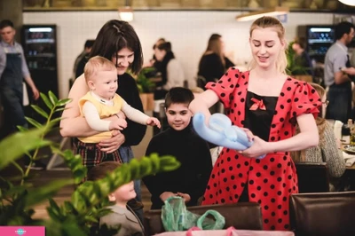 "Сыроварня", семейный ресторан на "Красном Октябре", Кропоткинская, Москва 