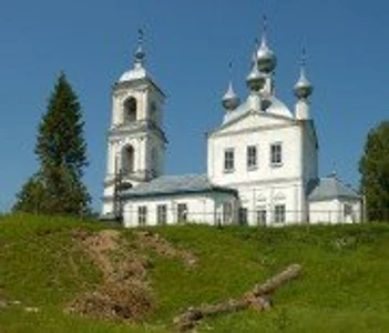 Церковь Троицы Живоначальной в Скоробогатово (Православный храм)