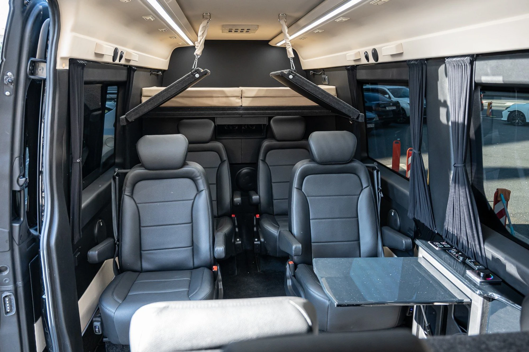 Аренда VIP микроавтобуса 6+2 мест